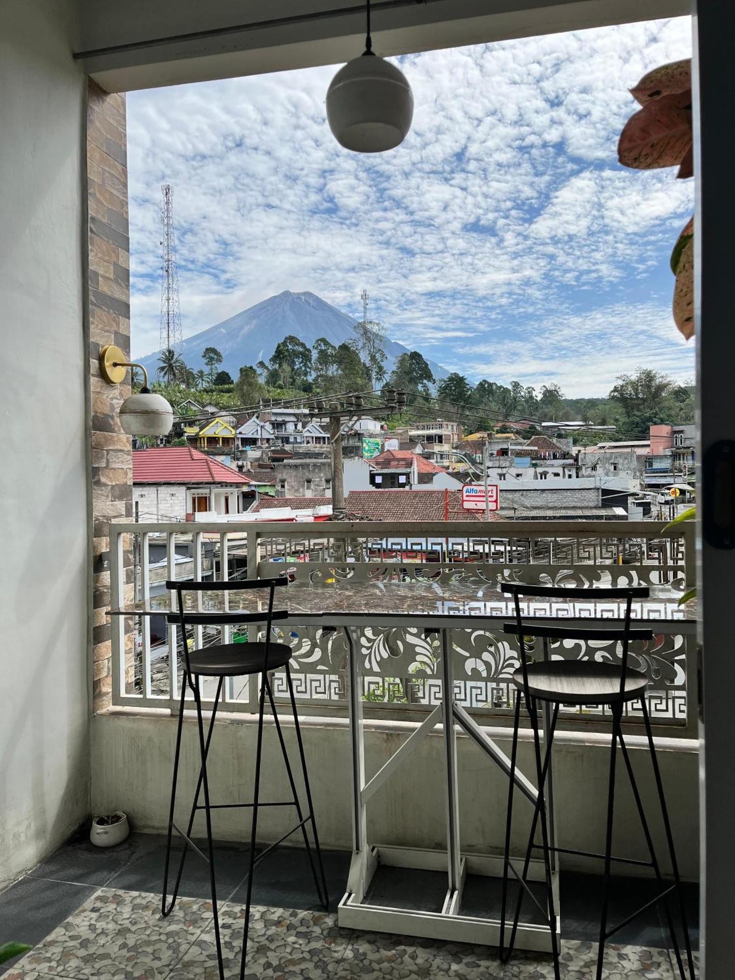 Java Hostel Tumpak Sewu Sidomukti Eksteriør bilde